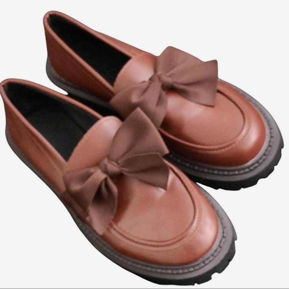Elegant Brown Loafers with Bow Detail